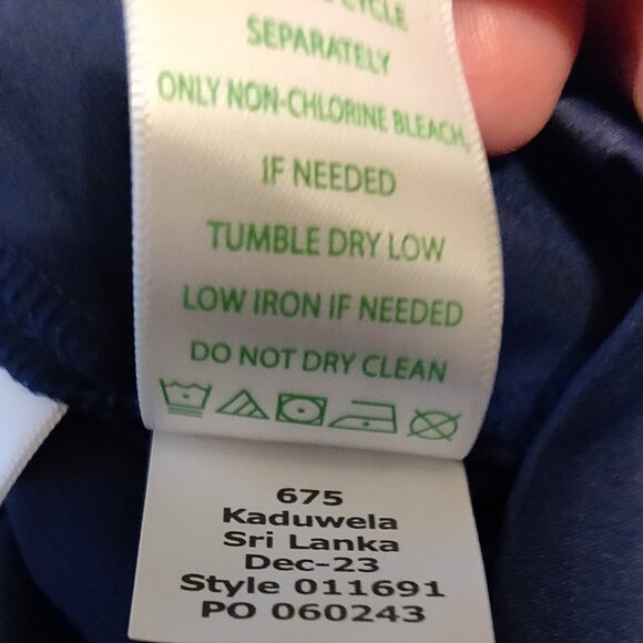 Lilly Pulitzer Travel Trousers UPF 50+ True Navy SIZE 14 - Picture 3 of 8